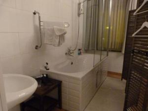 Uma casa de banho em B&B Sparrow's Nest