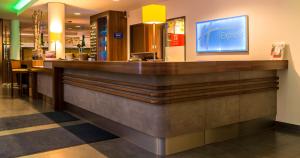 Lobby/Rezeption in der Unterkunft Holiday Inn Express Bremen Airport, an IHG Hotel
