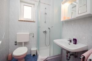 Kúpeľňa v ubytovaní Apartments Mirjana B