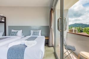 Nespecifikovaný výhled na hory nebo výhled na hory při pohledu z hotelu