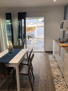 Kuchyňa alebo kuchynka v ubytovaní Villa Aurora e Villa Oceano