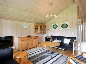 Area tempat duduk di Two-Bedroom Holiday home in Skibby 1