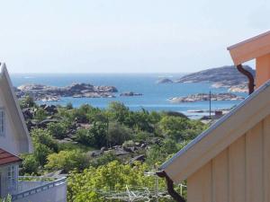 Hovenäsetにある4 person holiday home in HOVEN SETの家から見える海