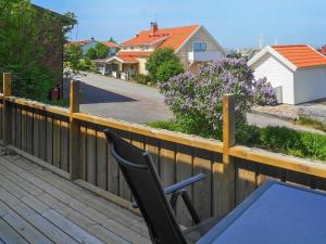 Balkón nebo terasa v ubytování 3 person holiday home in Rönnäng