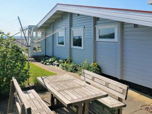 Сад в 6 person holiday home in Aabenraa