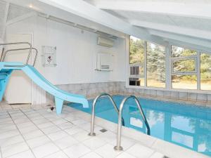 Bazén v ubytování 9 person holiday home in Jerup-By Traum nebo v jeho okolí