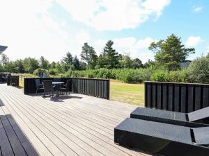 Balkón nebo terasa v ubytování 9 person holiday home in Jerup-By Traum