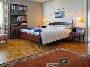 Katil atau katil-katil dalam bilik di 7 person holiday home in SK RHAMN