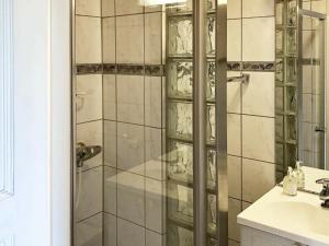 Koupelna v ubytování 8 person holiday home in skulestadmo + 28 fotografií