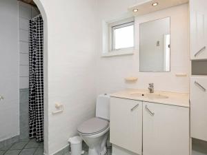 Koupelna v ubytování Holiday Home Helmklit II