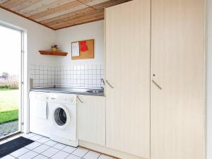 Kuchyň nebo kuchyňský kout v ubytování Holiday Home Helmklit II