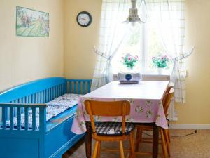 Fotografie z fotogalerie ubytování 5 person holiday home in SKÄLLINGE v destinaci Skällinge + 9 fotografií