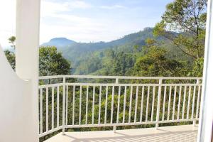 Balkon lub taras w obiekcie Punsisi Resort - Adam's Peak