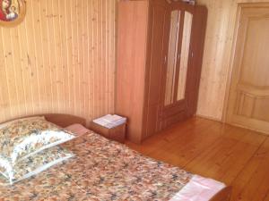 Postel nebo postele na pokoji v ubytování Карпатська перлина