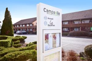 a sign in front of a building at Campanile Nevers Nord - Varennes-Vauzelles in Varennes Vauzelles