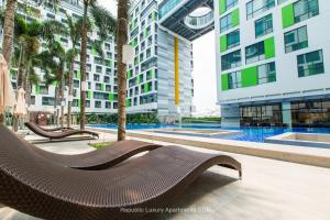 Kolam renang di atau dekat dengan Republic Suites Ho Chi Minh City