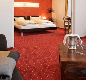 Postel nebo postele na pokoji v ubytování Ochsen Hotel & Restaurant Binzen / Basel