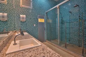 
A bathroom at Cyan Resort by Atlantica

