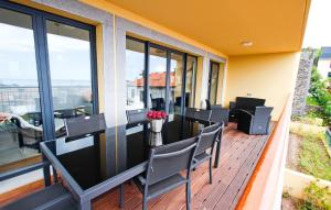 Balcony o terrace sa Madeira Luxury Villas Living Funchal
