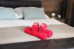 Кровать или кровати в номере Apartments Egara