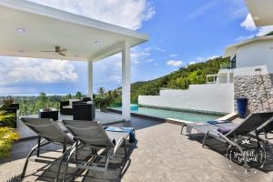 สระว่ายน้ำที่อยู่ใกล้ ๆ หรือใน Villa Azur, 4 Bedrooms, Ocean View