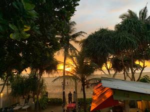 ネゴンボにあるSea Sands Beach Hostelのギャラリーの写真