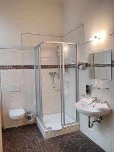 Ein Badezimmer in der Unterkunft Hotel Luise Mannheim - by SuperFly Hotels