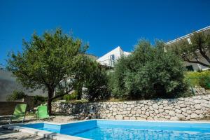 Bazén v ubytování Holiday home Gandalj_2 nebo v jeho okolí
