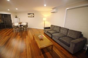 Posezení v ubytování Silver House - Melbourne Airport Accommodation - 7 Minutes from Melbourne Airport