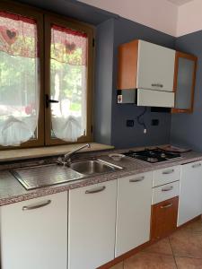 Virtuvė arba virtuvėlė apgyvendinimo įstaigoje B&B SAN NAZZARO