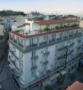 アテネにあるCarolina Hotel since 1934のギャラリーの写真