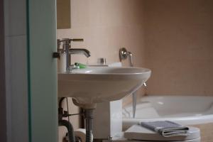 Kúpeľňa v ubytovaní Hagiati Anastasiou Hotel & Spa