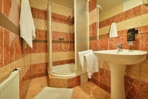 Koupelna v ubytování Anette Hotel