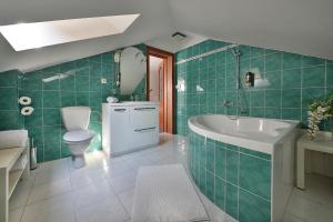 Koupelna v ubytování Anette Hotel