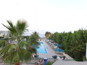 Bazén v ubytovaní Hotel Kathrin Beach alebo v jeho blízkosti