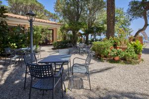 A garden outside Hotel Villa Rodriguez
