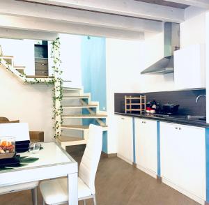 Zdjęcie z galerii obiektu La Casa Sul Vicolo - CENTRO STORICO w mieście Palermo +21 zdjęć