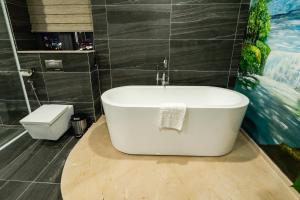 Ένα μπάνιο στο Nagila Boutique Hotel