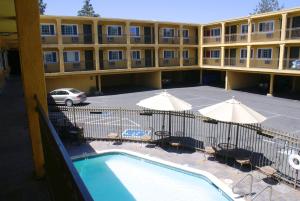 Gallery image of Napa Valley Hotel & Suites in Napa