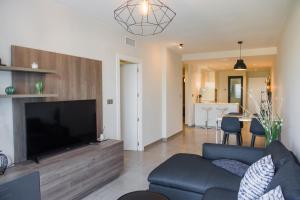 Kuchyň nebo kuchyňský kout v ubytování Light and Modern Sea View Apartment