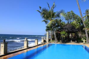 Gallery image of The Ning Beach Front Villa in Buleleng