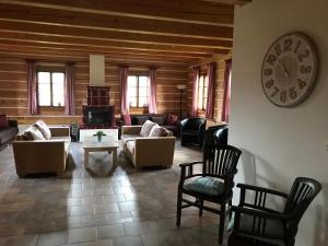 Posezení v ubytování CHALUPA Honzík - VILLA Vrchlabí