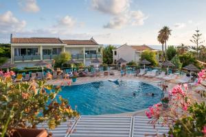 Bazén v ubytování Hotel Villaggio Stromboli nebo v jeho okolí