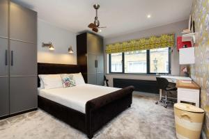 Veeve - Queen's Mews