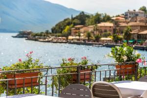 Gallery image of Hotel all'Azzurro in Limone sul Garda