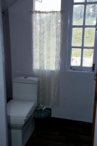 Koupelna v ubytování Yashita Homestay