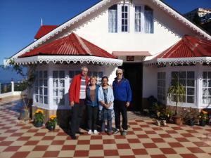 Rodina v ubytování Yashita Homestay