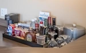 Oprema za pripravo čaja oz. kave v nastanitvi Imperia Hotel & Suites Saint-Eustache