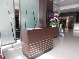 Lobbyn eller receptionsområdet på D Hotel