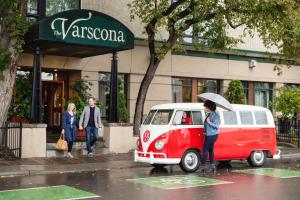 Ospiti di Varscona Hotel on Whyte